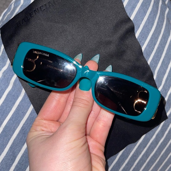 Balenciaga Accessories - Like new Balenciaga sunglasses